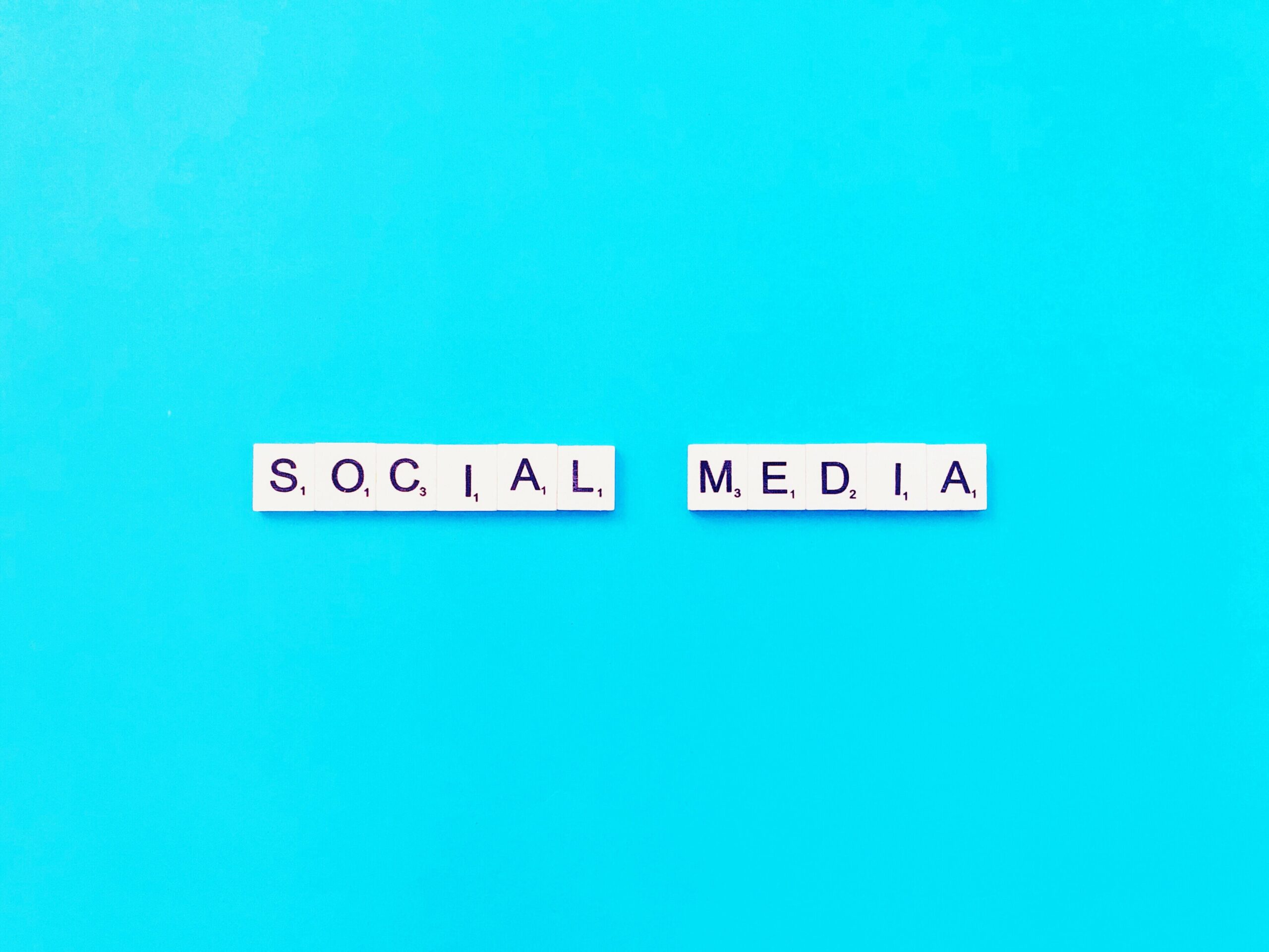 social-media-2022-11-12-01-39-21-utc-min